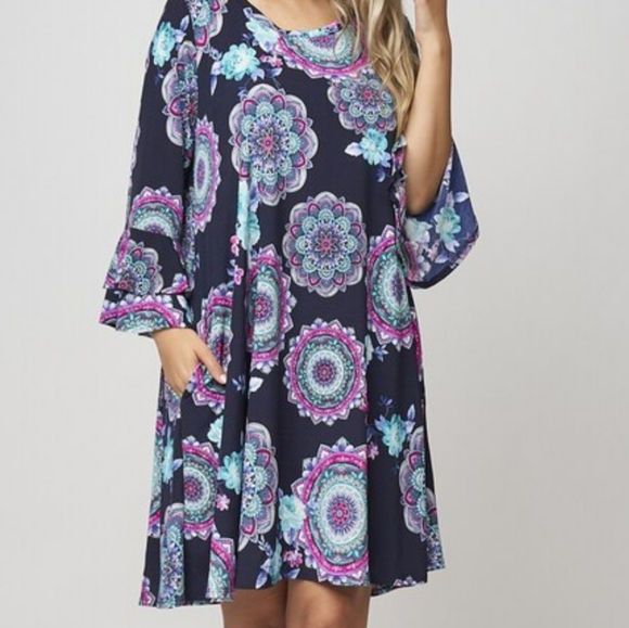 Plus size dress with ruffle sleeves & pockets - Picture 3 of 4